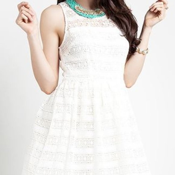 BB DAKOTA JACYNTH CROCHET DRESS - Picture 2 of 4